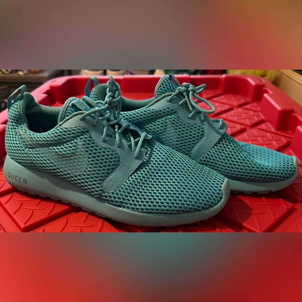 Nike Roshe Women’s 9.5